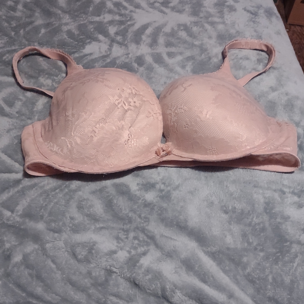 Victoria Secret Pink Underwire Bra size 36 D‎ underwire is in good condition